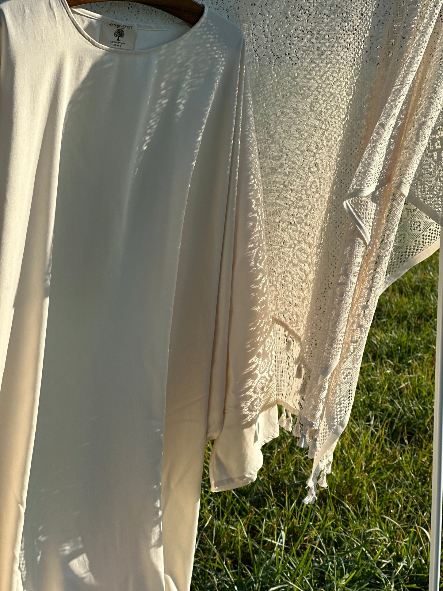 Tencel Lyocell 𝗕𝘂𝘁𝘁𝗲𝗿𝗳𝗹𝘆 Abaya Cream