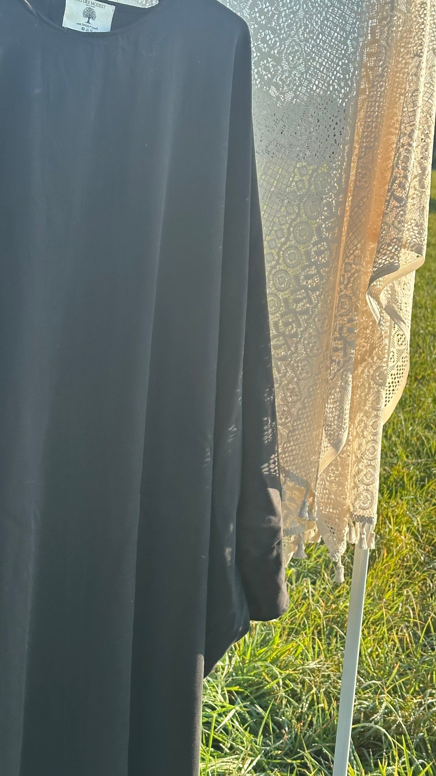 Tencel Lyocell 𝗕𝘂𝘁𝘁𝗲𝗿𝗳𝗹𝘆 Abaya Noir