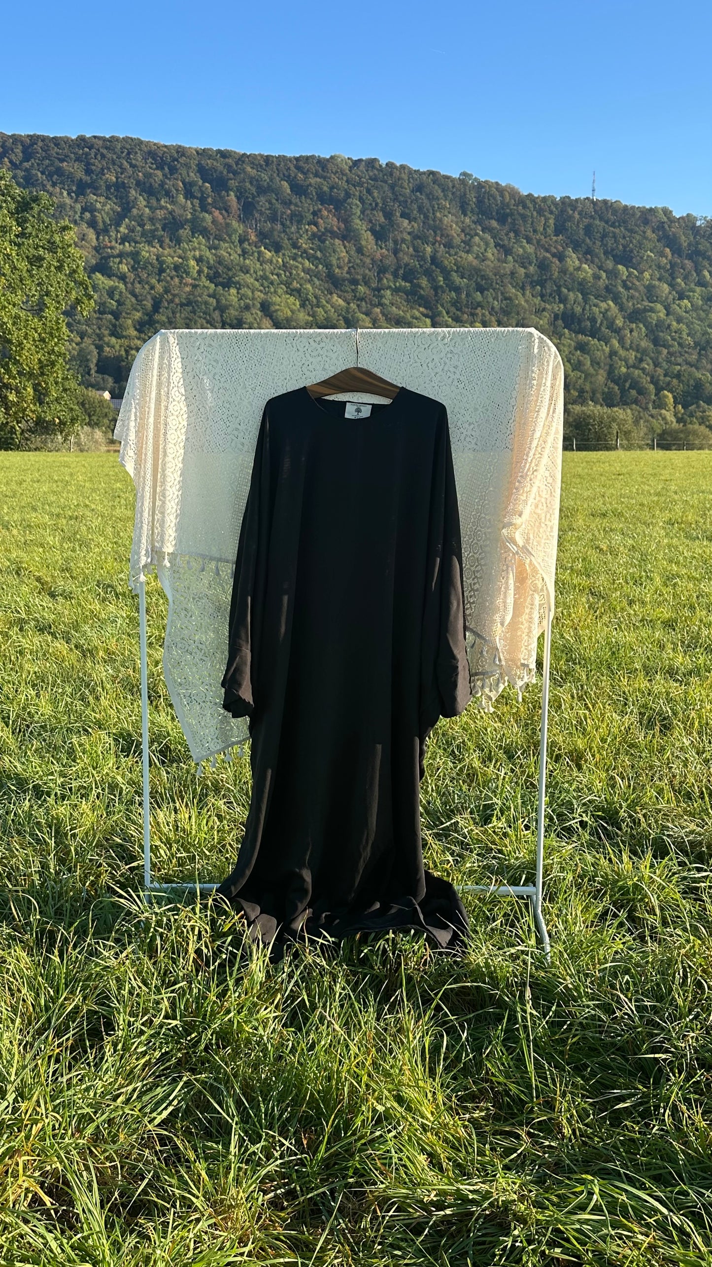 Tencel Lyocell 𝗕𝘂𝘁𝘁𝗲𝗿𝗳𝗹𝘆 Abaya Noir